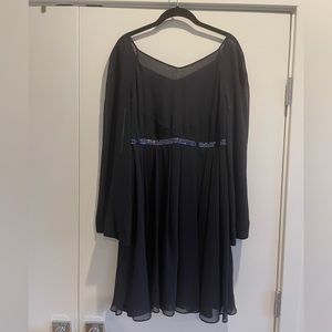 LAST DAY 11/10 🚨 BUNDLE OR OFFER 🚨 Navy Blue Versace dress size 10